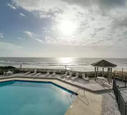 Gulf-front pool 