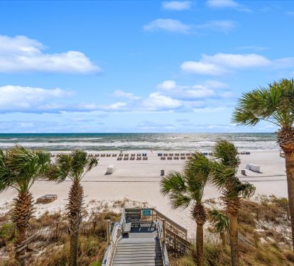Steps away from the beach 