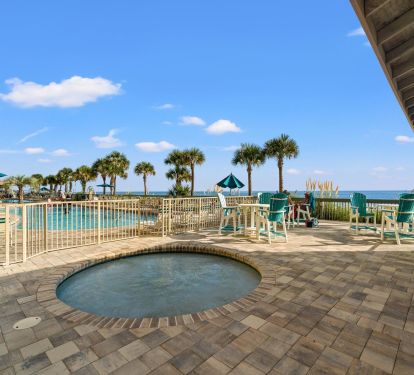 kiddy pool and TikI bar area
