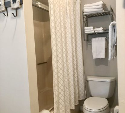 Private bath in 3rd bedroom