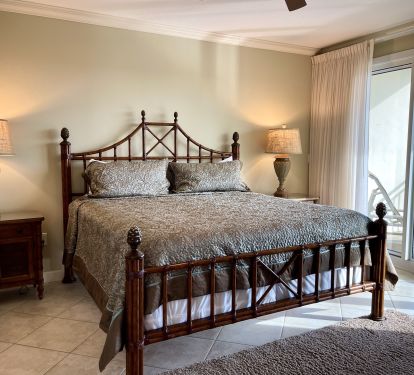 Master Bedroom Suite #1- King Size Bed