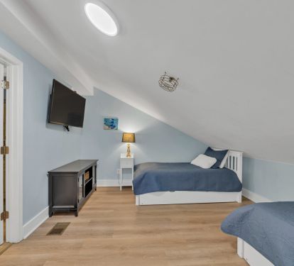 2 trundle beds in the loft bedroom