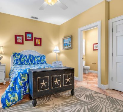 Queen bedroom