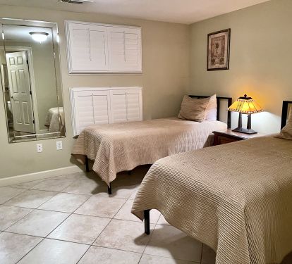 Bedroom #3- Twin Beds/Flat Screen TV /Walk-in Closet