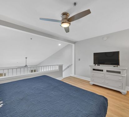 1 king bed on the loft