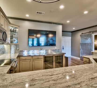 Sports bar / Kitchen -- too cool!