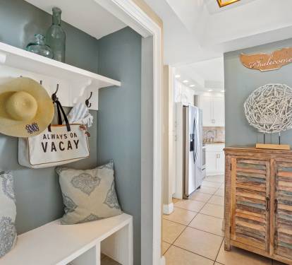 Hallway alcove - Leave your beach gear at the door