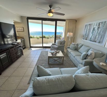 Spacious Living Area 