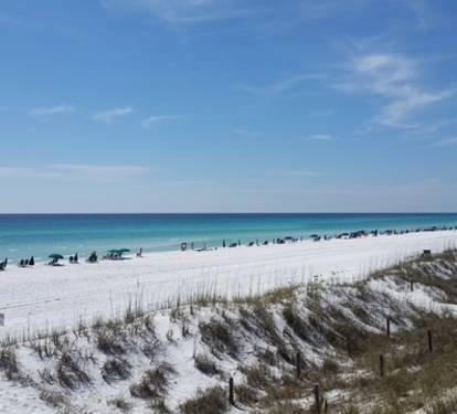 Beautiful sugar sand beaches and emerald blue green waters of Destin!