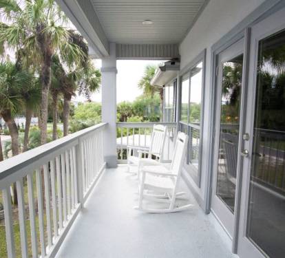 Deck-2nd floor front of house