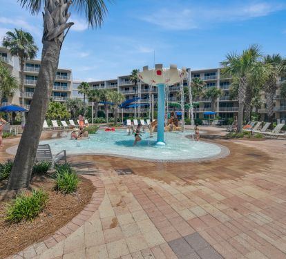 Kids splash pool with slide 