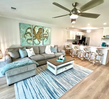 Large Great Room and Eat-In Kitchen