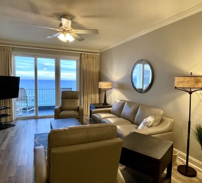 Living Area - Unit 610 Inn at Crystal Beach