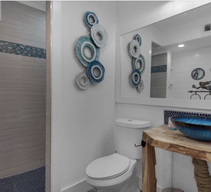 Private master bathroom 