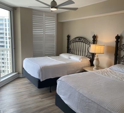 3rd Bedroom with 2 Queen Beds and Shared balcony with Mid Bedroom - Ensuite Bath