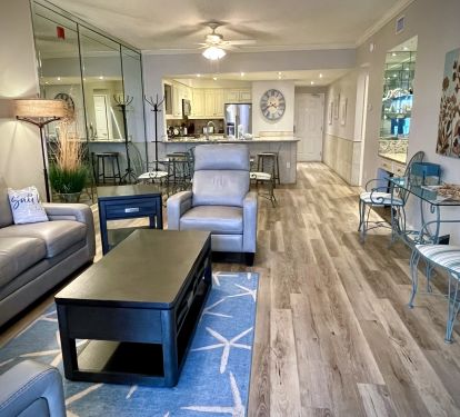Living Area - Unit 610 Inn at Crystal Beach