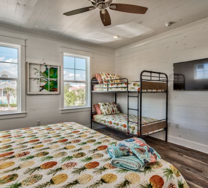 2nd Family Rm King PLUS twin bunks, private bathroom tub/shower combo, King #6