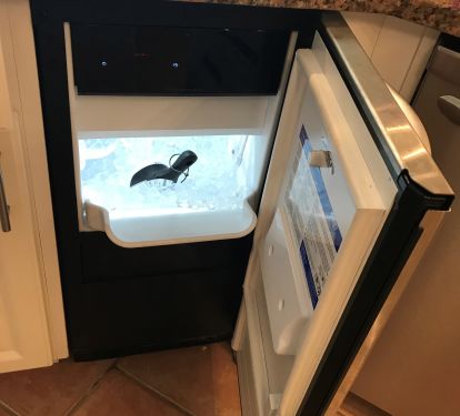 One of our favorite features is our high capacity ice maker!  Just another bit of Lagniappe'