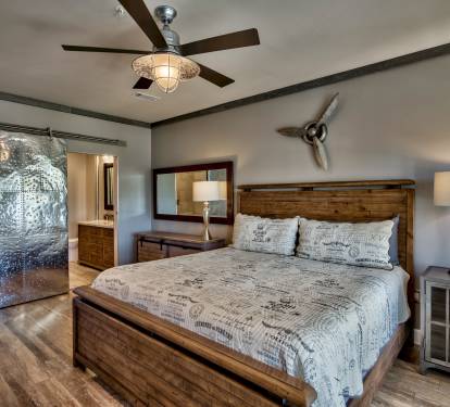 Master King Bedroom with  Gulf Views, walk-in closet and en suite bath