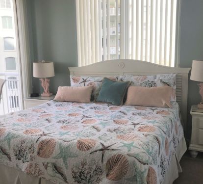 3rd bedroom with king -separate kitchenette &amp; vanity area ( new blinds not shown- no more vertical blinds)