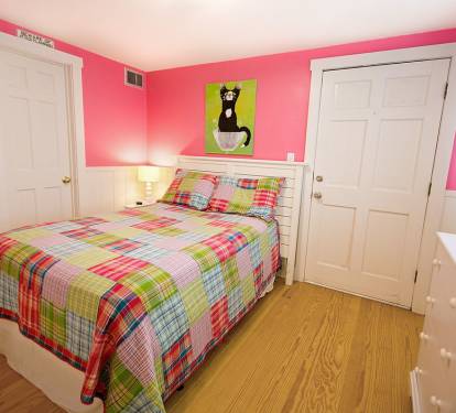 Guest room 1 - double bed with en-suite