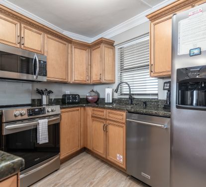 Updated kitchen all stainless new appliances 