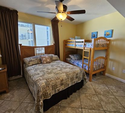 3rd bedroom queen and bunk beds