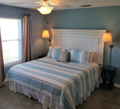 Master with King bed &amp; private bath