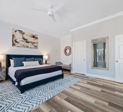 Cozy and Spacious Bedroom arrangement
