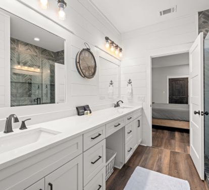 Large double vanities, 6' Tile shower, walk-in closet, linen closet,