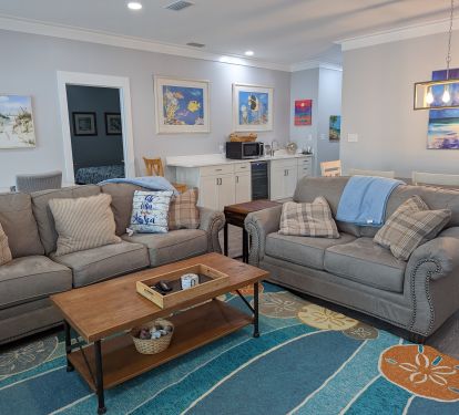 LR #2 comfortable seating &amp; view of the pool