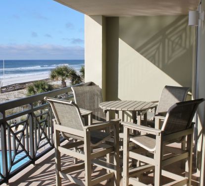 High end, comfortable patio furniture: no expense spared here either