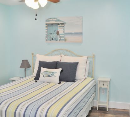 2nd Bedroom w/Queen bed