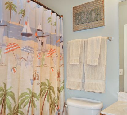 Hallway full bathroom