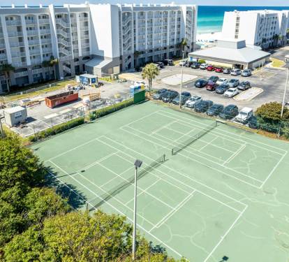 Beach House- Tennis/pickleball courts!