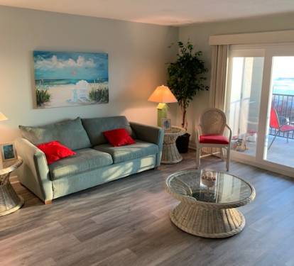 Beautifully updated livingroom