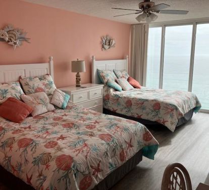 Guest Bedroom with 2 Queen beds and view of Gulf
