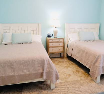 The 2nd bedroom with 2 double beds and large closet is great for teens/children.