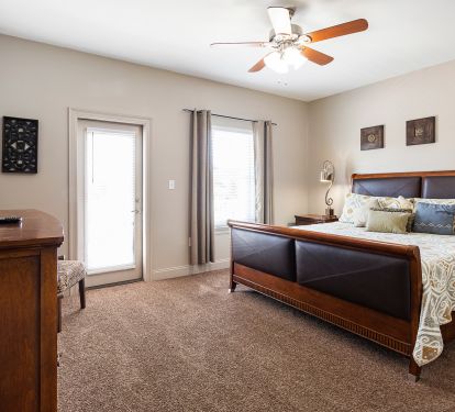 King suite with private bathroom and balcony access