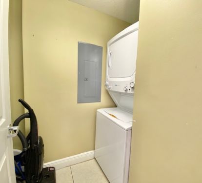 Washer/dryer in unit!