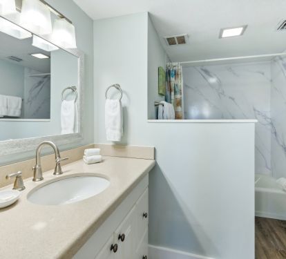 updated guest bath (en suite or accessible from hallway)