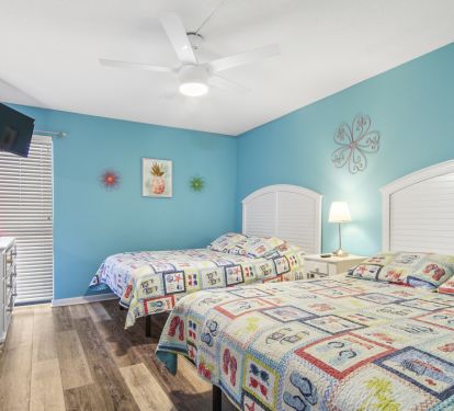 Flip Flop room with 2 queen beds