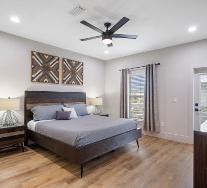 King suite with private bathroom and balcony access
