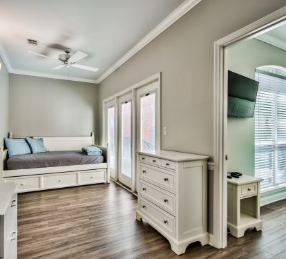 Bonus room with trundle bed