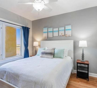 Bedroom 2 Queen Bed with adjoining full Bath