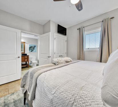 Second Bedroom, King Bed with Bathroom