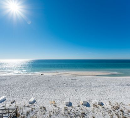 No Photoshop needed for this breathtaking balcony view!
