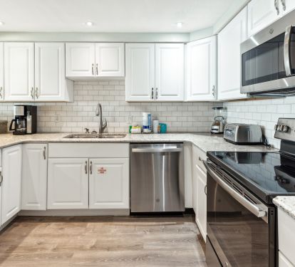 fully equipped kitchen - standard coffee maker