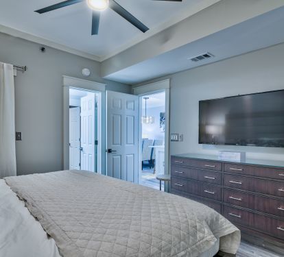 Guest King Bedroom with en suite bathroom