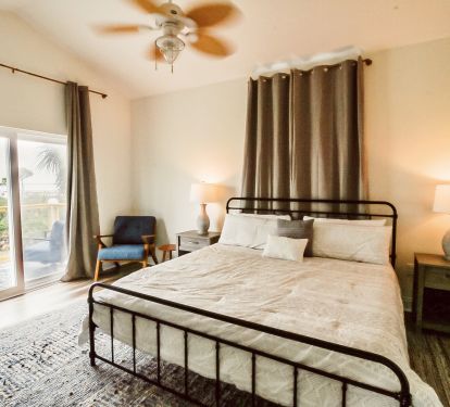 Master Bedroom w/Smart TV